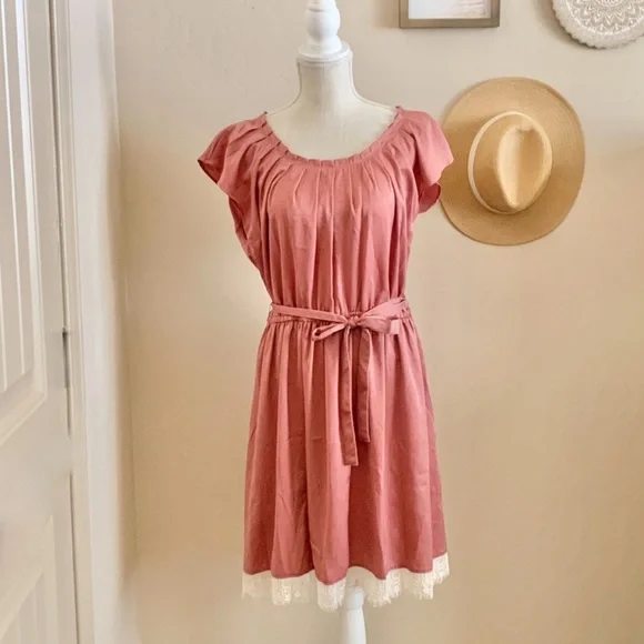 Lauren Conrad dress - Picture 2 of 4